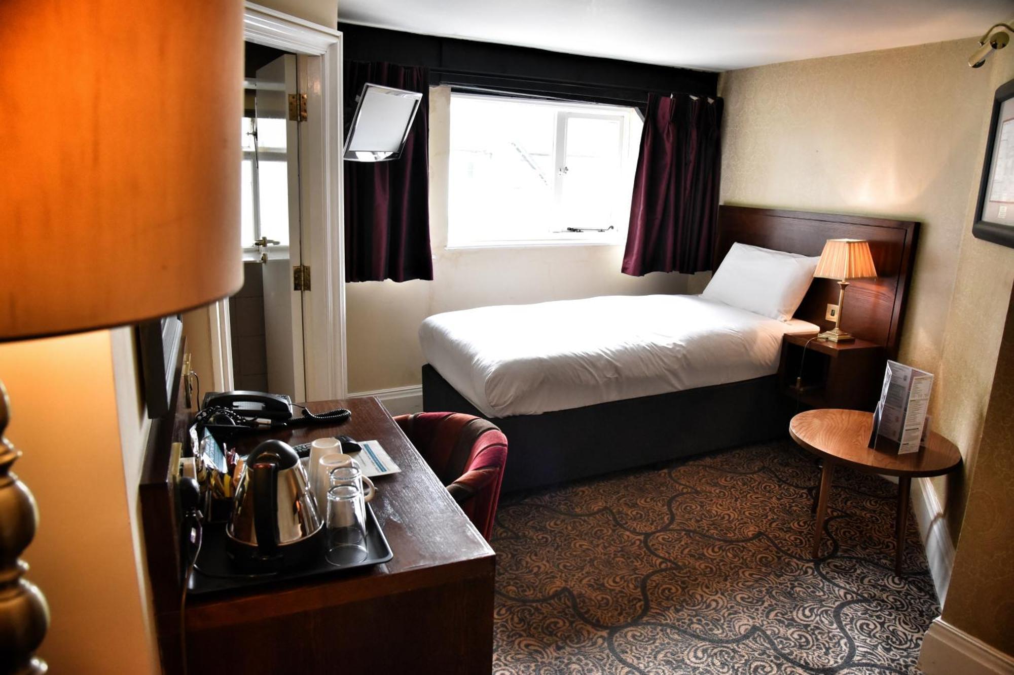 The Castle Hotel Wetherspoon 루틴 외부 사진