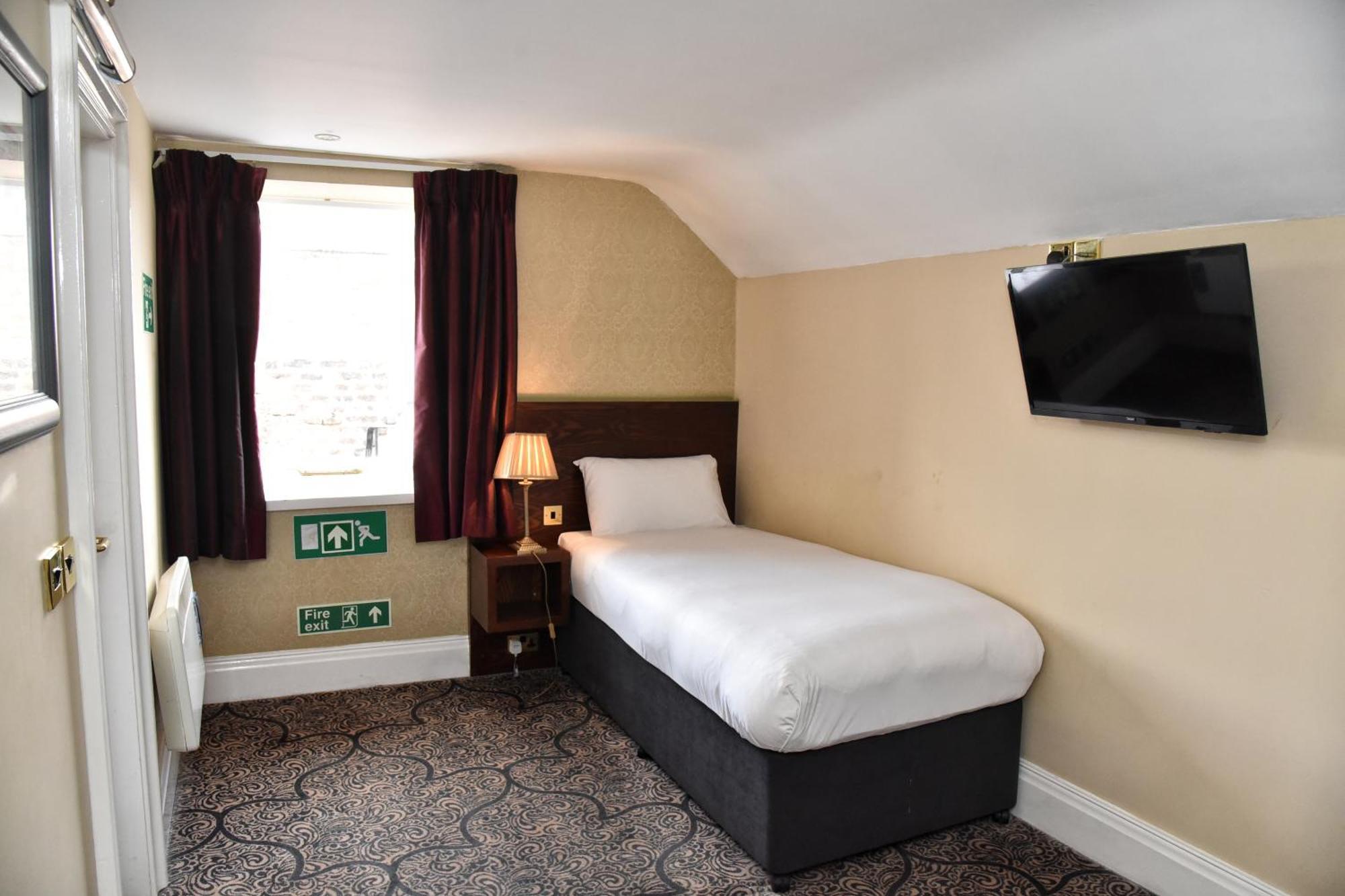 The Castle Hotel Wetherspoon 루틴 외부 사진