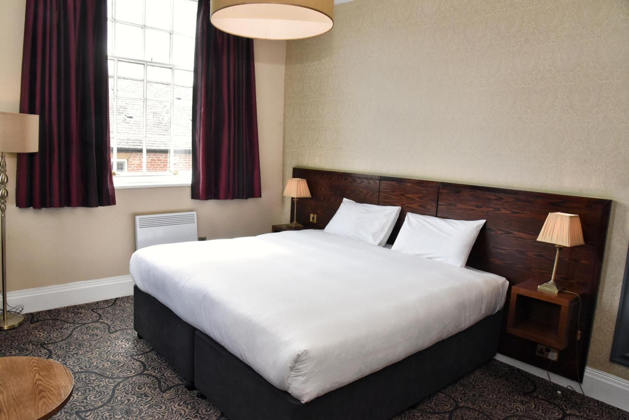 The Castle Hotel Wetherspoon 루틴 외부 사진