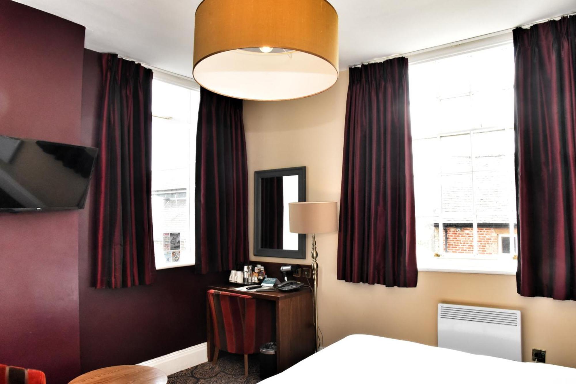 The Castle Hotel Wetherspoon 루틴 외부 사진