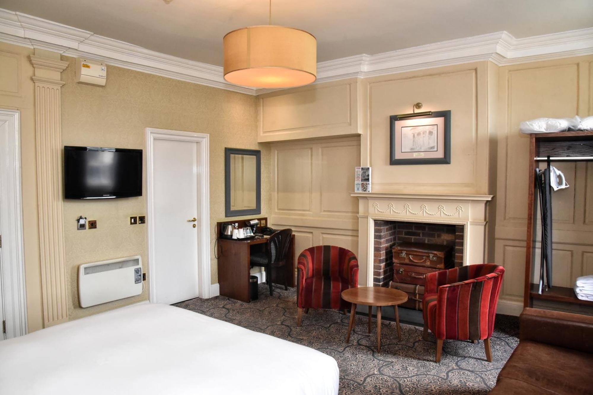The Castle Hotel Wetherspoon 루틴 외부 사진