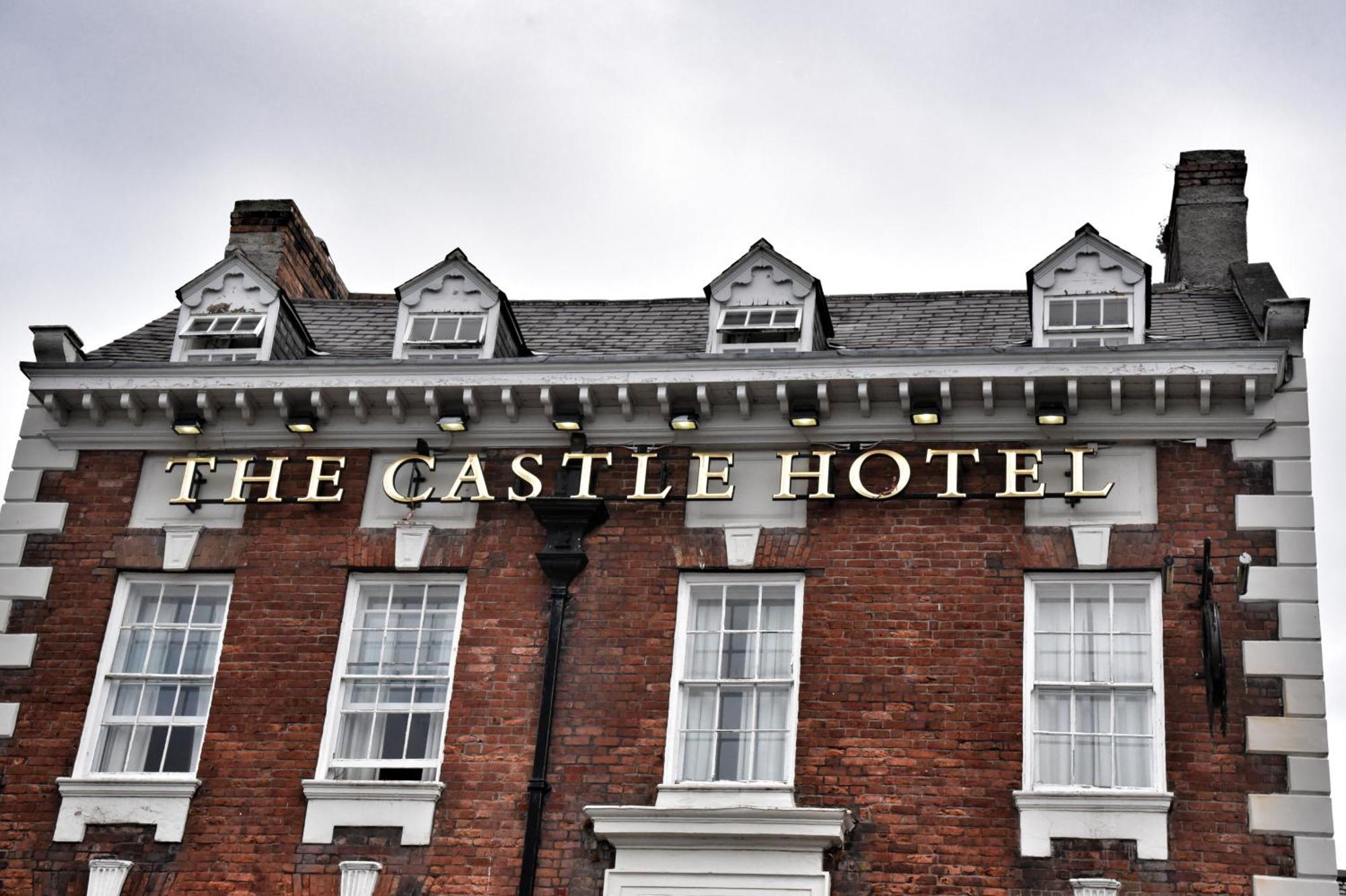 The Castle Hotel Wetherspoon 루틴 외부 사진