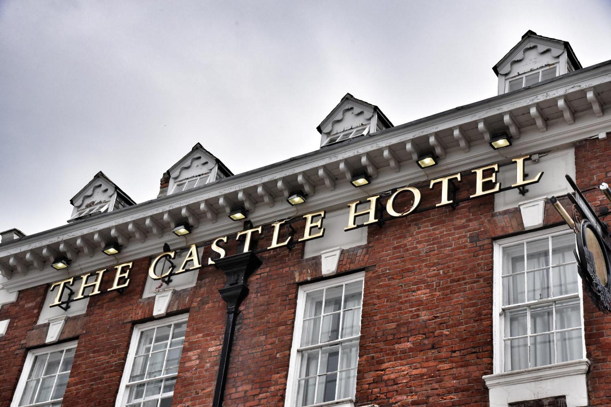 The Castle Hotel Wetherspoon 루틴 외부 사진
