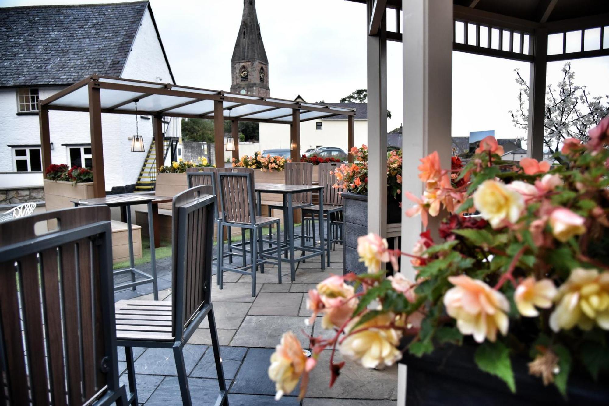 The Castle Hotel Wetherspoon 루틴 외부 사진