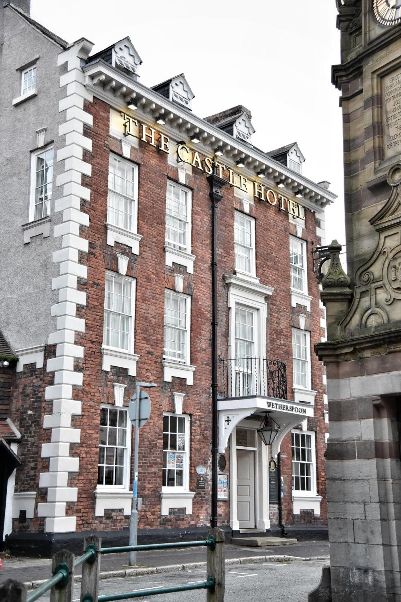The Castle Hotel Wetherspoon 루틴 외부 사진