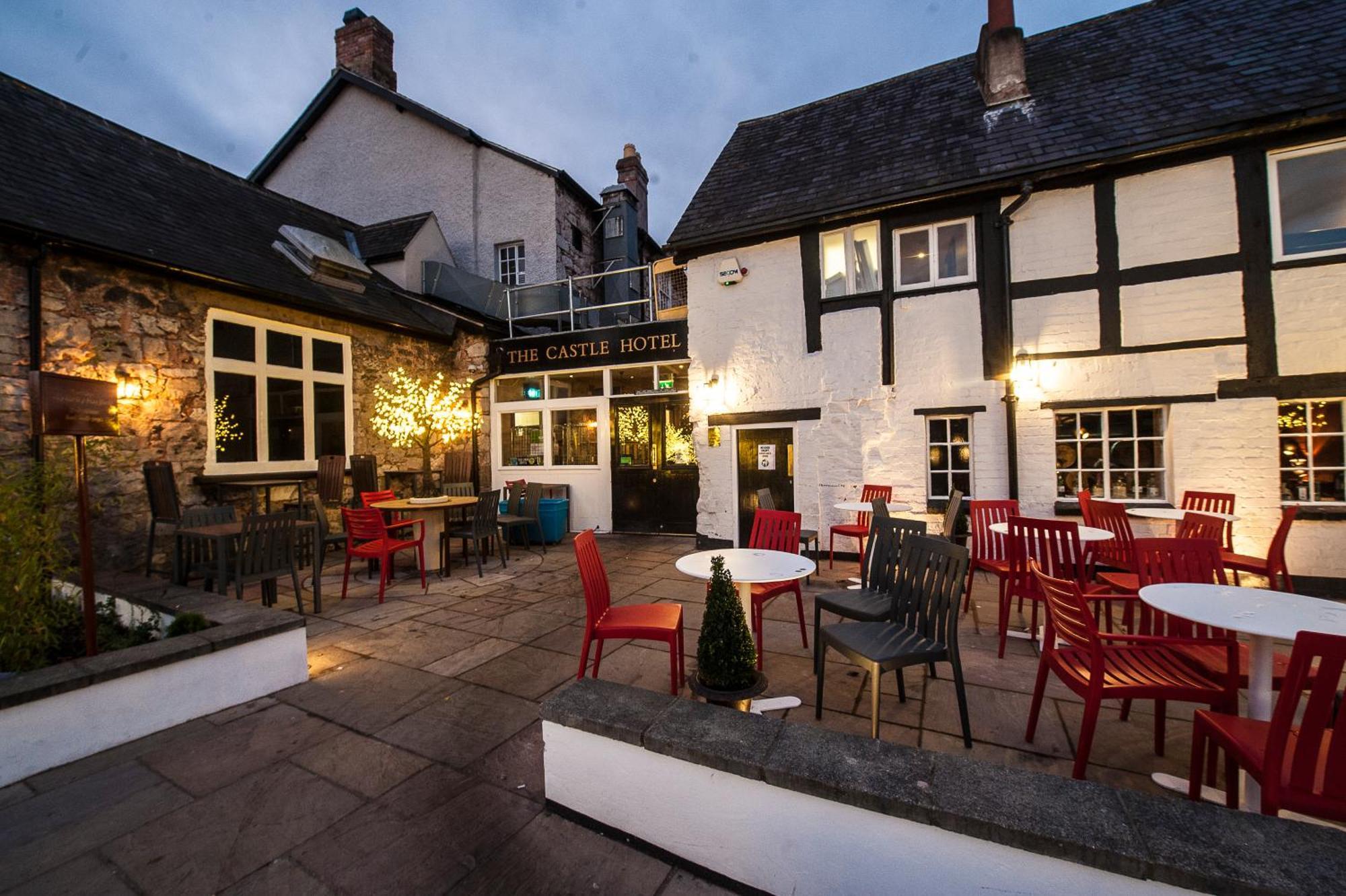 The Castle Hotel Wetherspoon 루틴 외부 사진