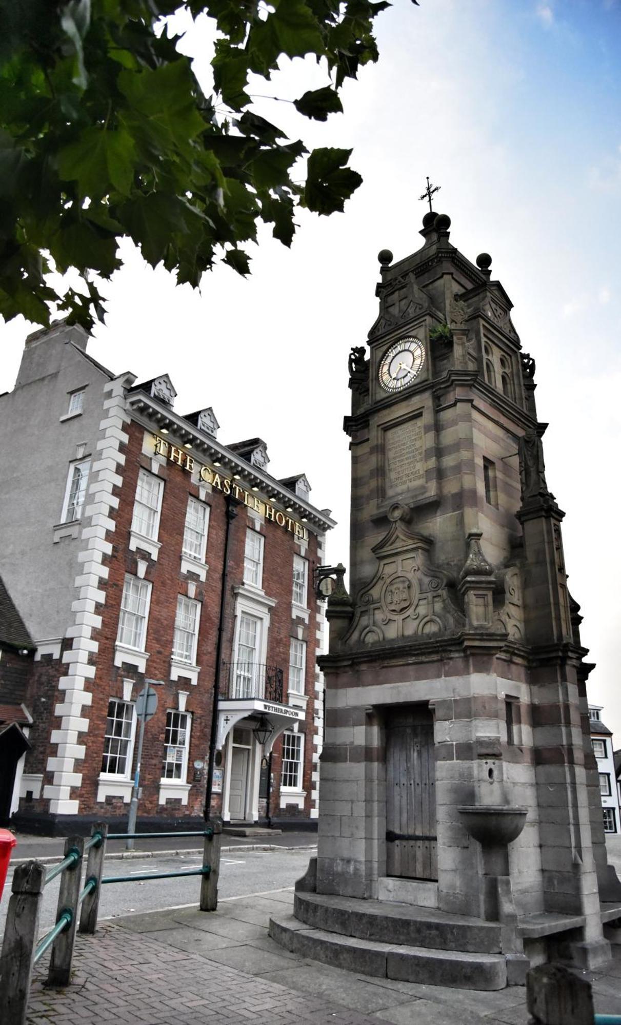 The Castle Hotel Wetherspoon 루틴 외부 사진