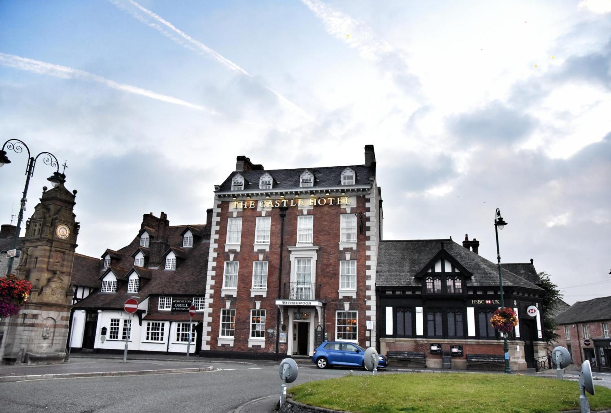 The Castle Hotel Wetherspoon 루틴 외부 사진