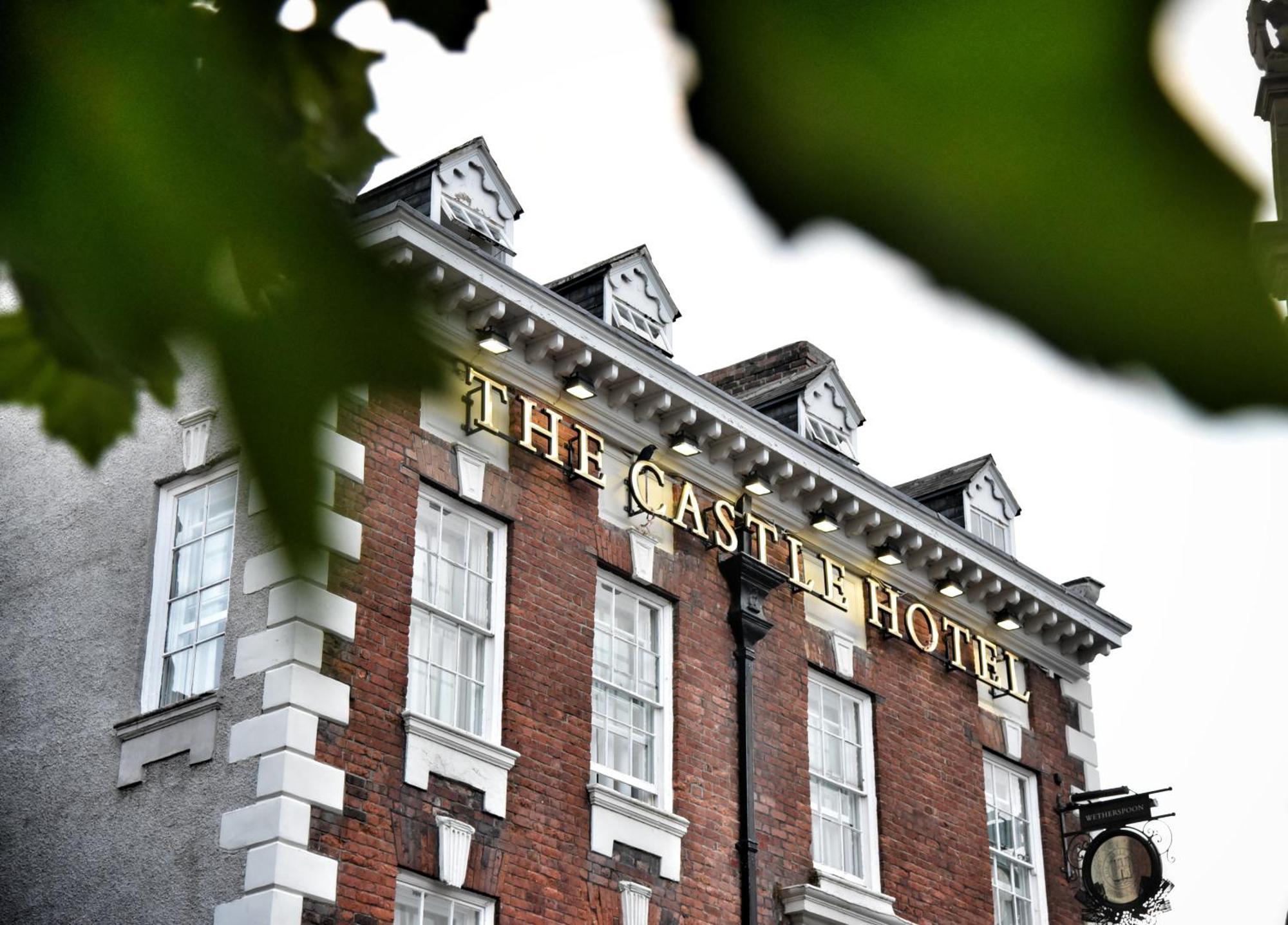 The Castle Hotel Wetherspoon 루틴 외부 사진