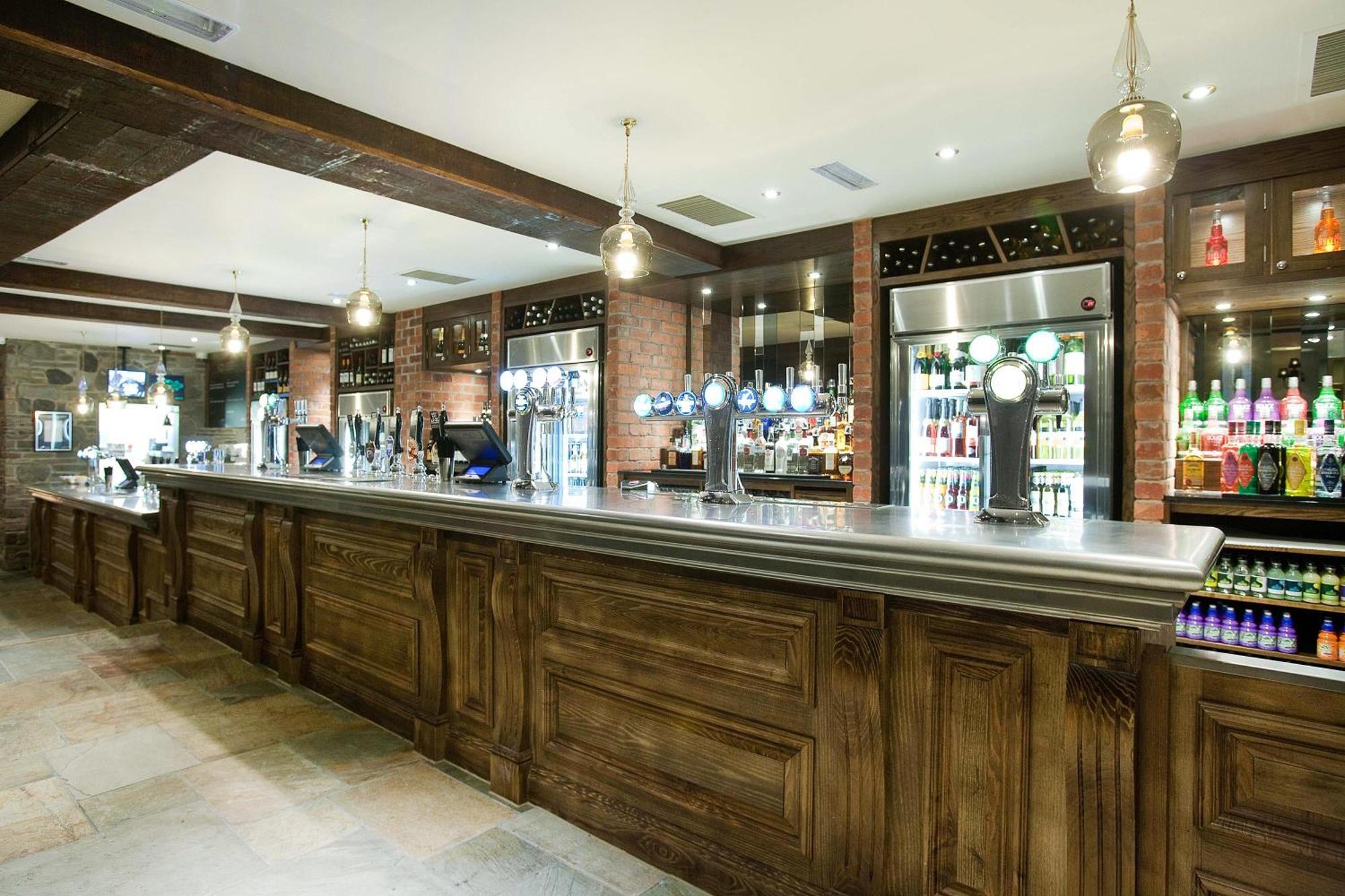 The Castle Hotel Wetherspoon 루틴 외부 사진