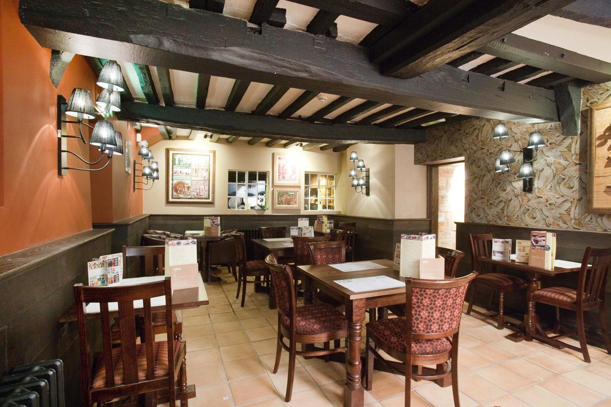 The Castle Hotel Wetherspoon 루틴 외부 사진