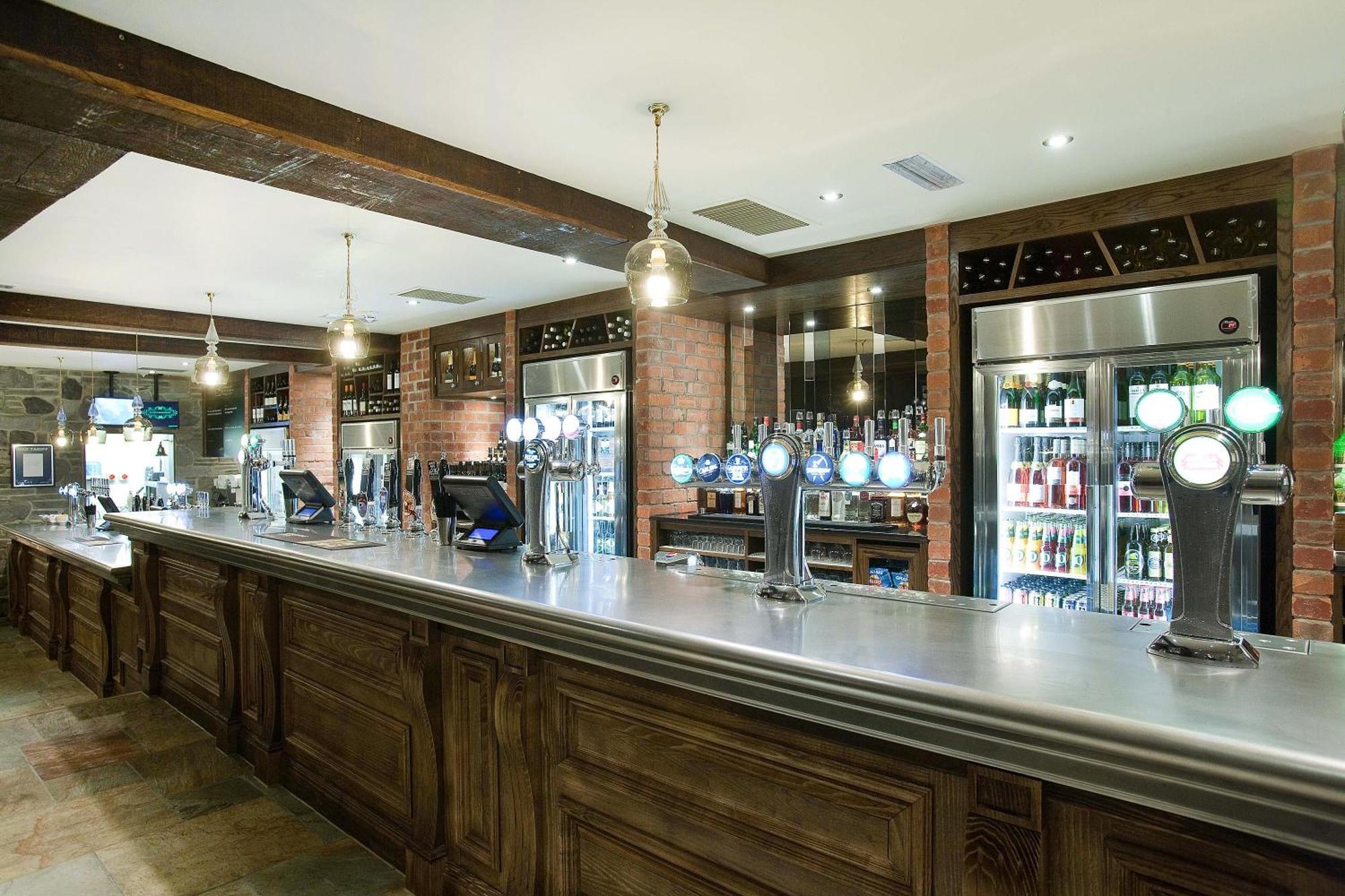 The Castle Hotel Wetherspoon 루틴 외부 사진