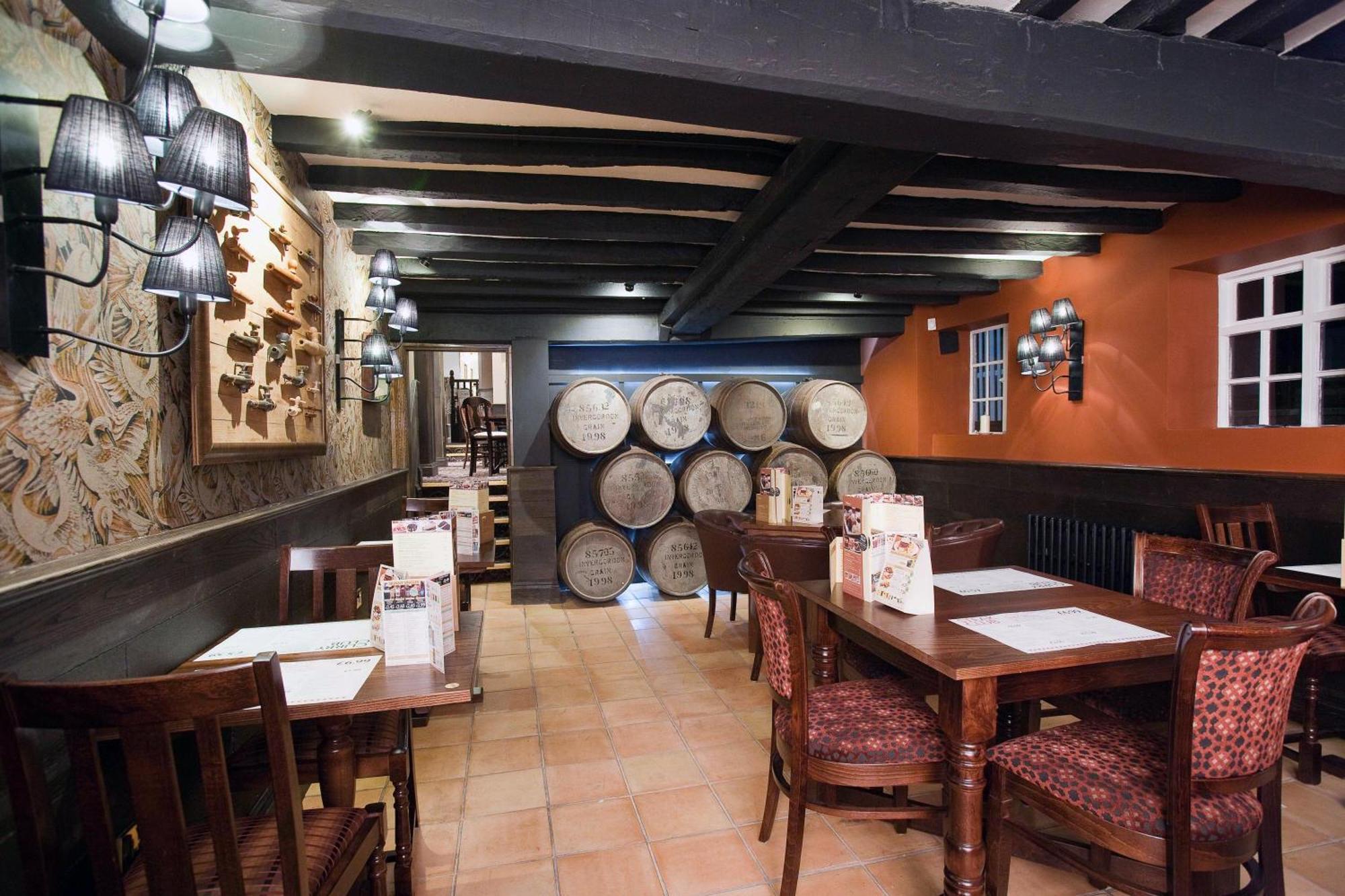 The Castle Hotel Wetherspoon 루틴 외부 사진
