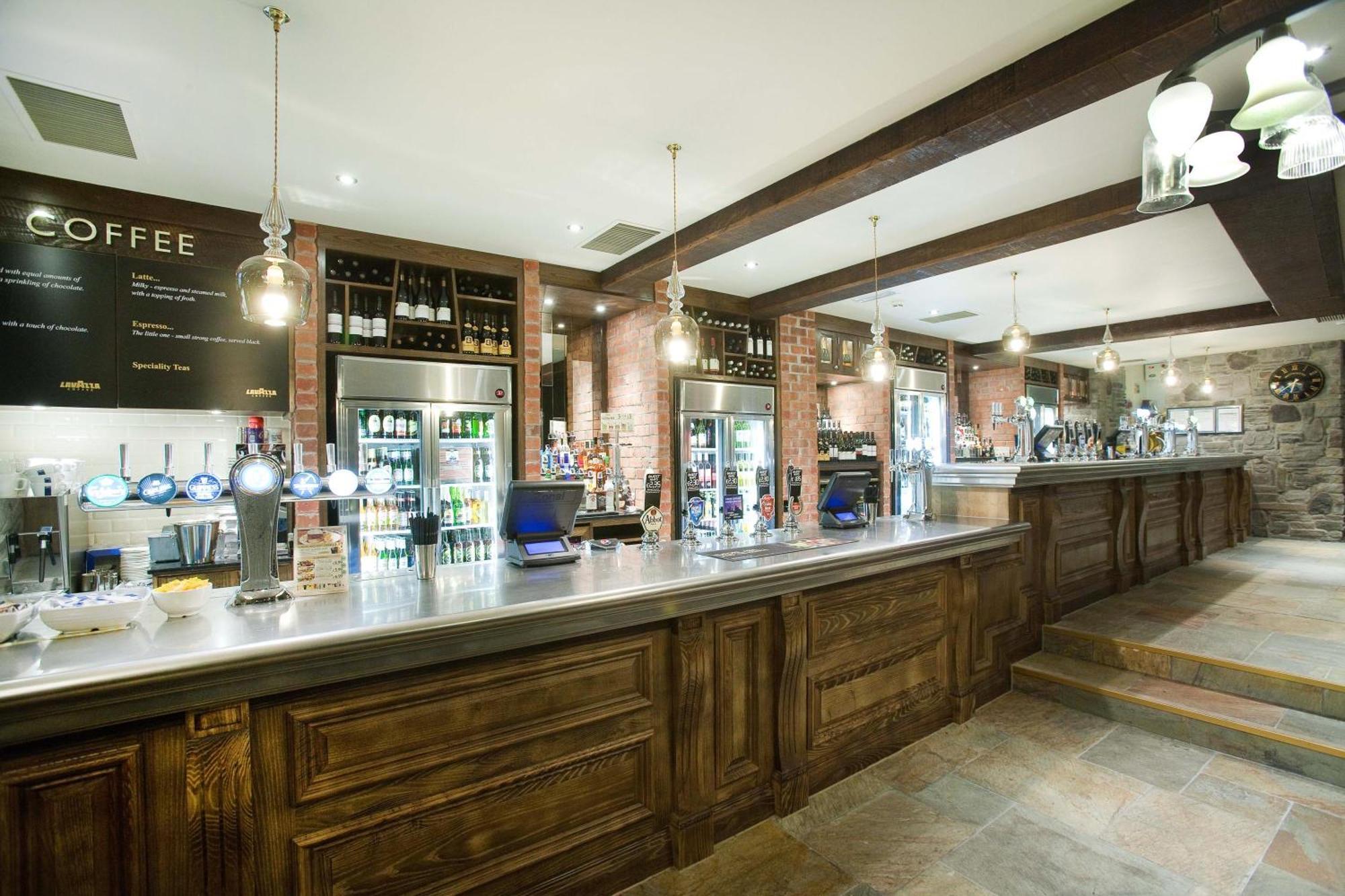 The Castle Hotel Wetherspoon 루틴 외부 사진