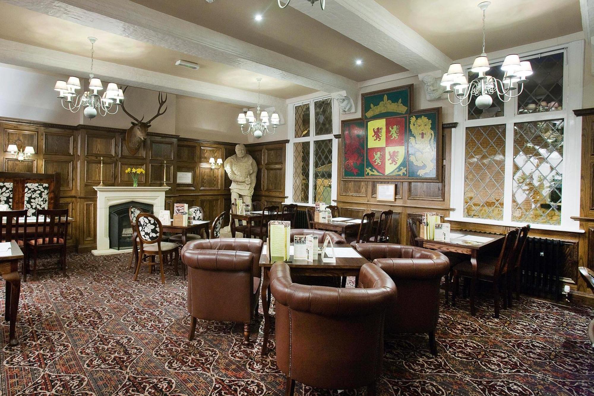 The Castle Hotel Wetherspoon 루틴 외부 사진