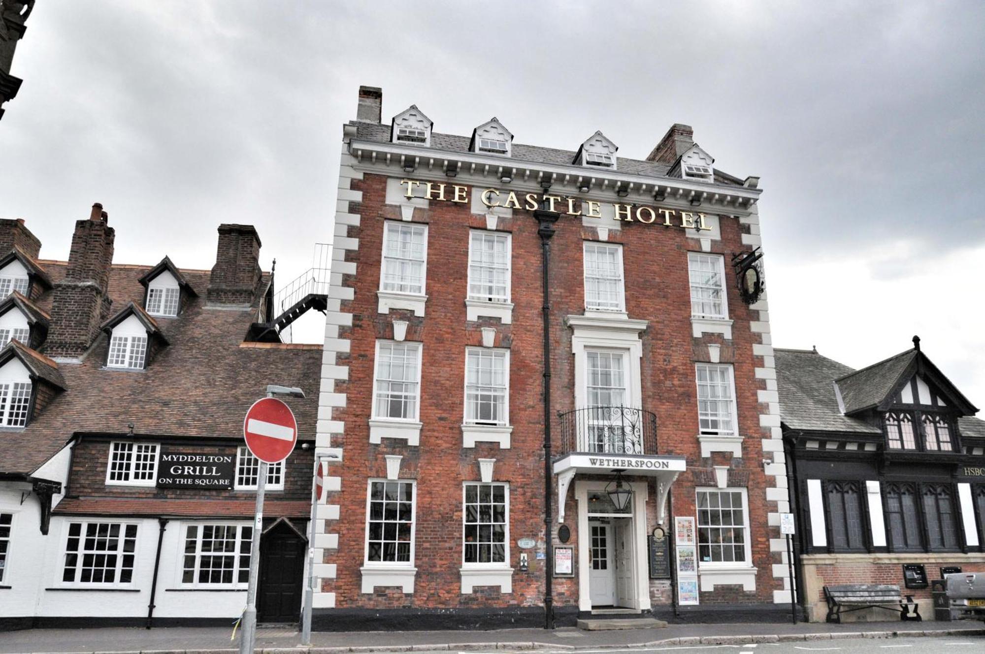 The Castle Hotel Wetherspoon 루틴 외부 사진
