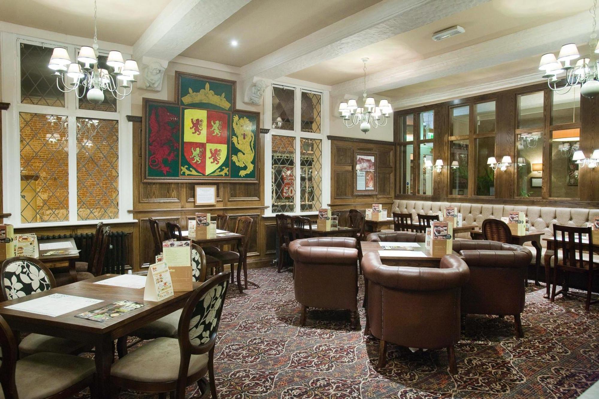 The Castle Hotel Wetherspoon 루틴 외부 사진