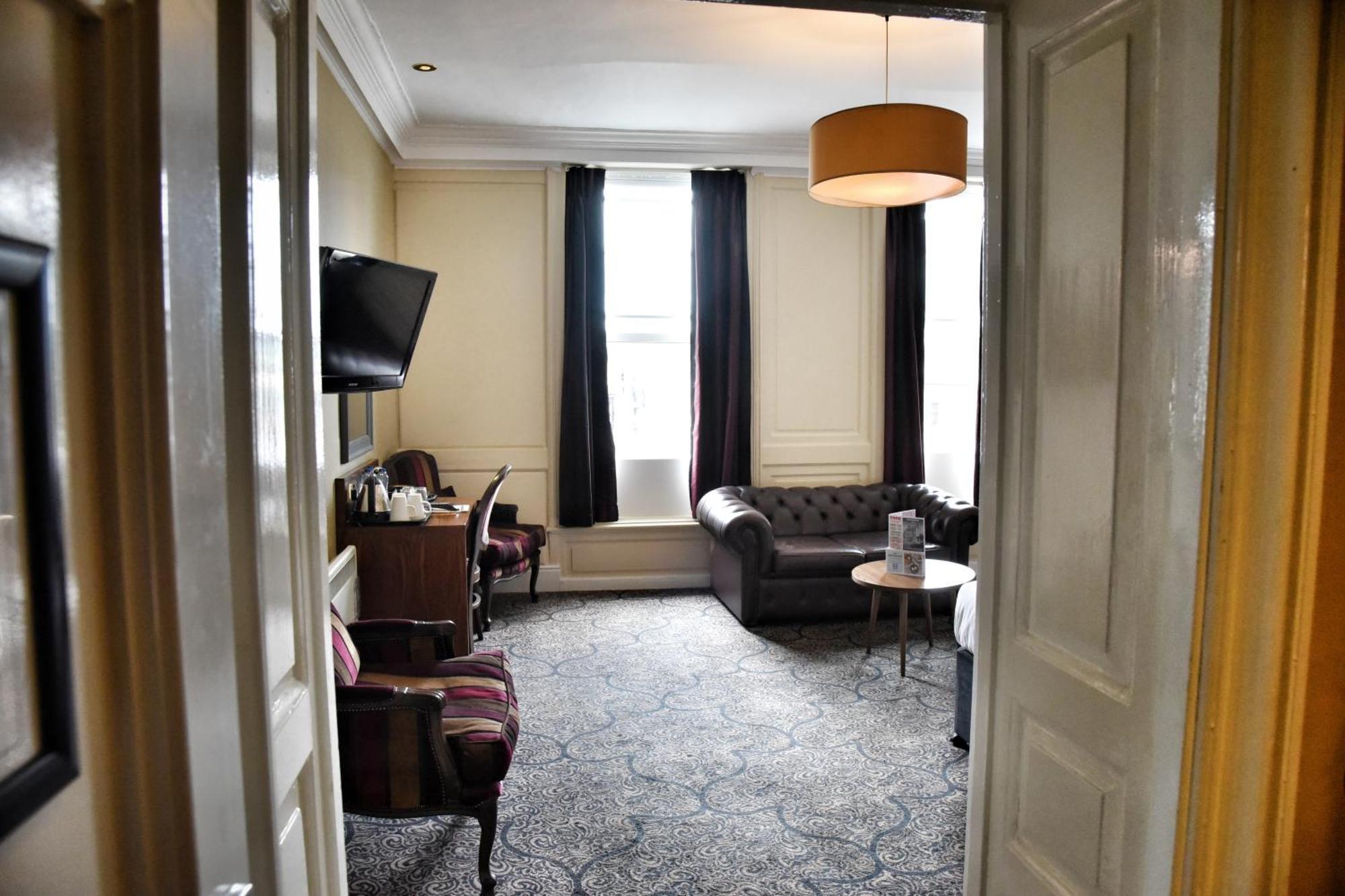 The Castle Hotel Wetherspoon 루틴 외부 사진